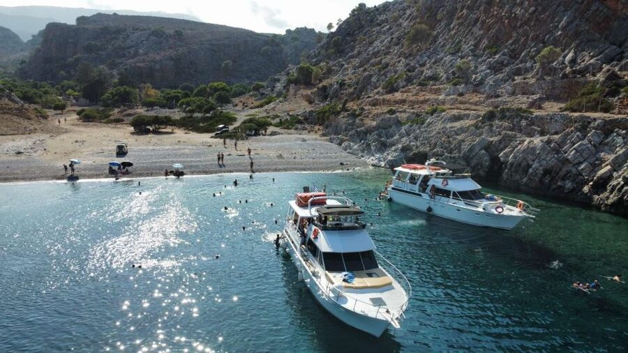 Chania: Menies Beach & Chironisia Bay Cruise with Snorkeling - Getting on the boat: Smile Cruises meeting point and pickup timing