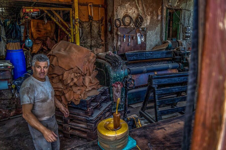 Chania: Sightseeing & Tastings Tour - Artisan stops and a hands-on moment with local craft