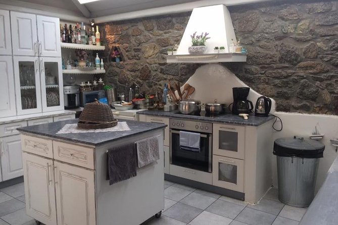 Cooking Classes in Mykonos Greece - Why cooking at Mykonian Spiti feels like family, not a cooking show