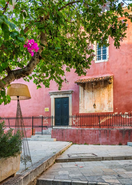 Corfu: Old Town Guided Walking Tour Small Group - St. Spyridon Church: where the story turns human