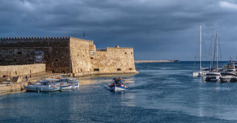 Crete: Heraklion Center, Local Market and Creta Aquarium - Getting There Comfortably: Pickup Zones and Coach Reality
