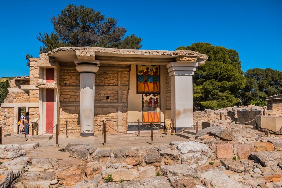 Crete: Knossos Palace Entry Ticket with Optional Audio Guide - From phone scan to the Grand Palace: how your route feels