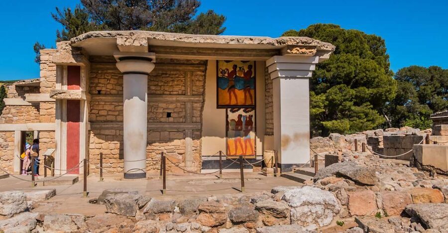 Crete: Knossos Palace Entry Ticket with Optional Audio Guide - Parking, transport, and getting to Knossos without stress