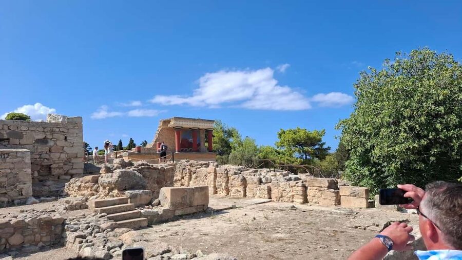 Crete: Knossos Palace, Winery & Olive Oil Tour with Lunch - The winery stop: Vilana and Kotsifali tastings with countryside views