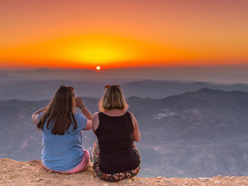 Crete: Land Rover Safari with Sunset Viewing, Dinner, & Wine - Sunset Lookout Reality: Sparkling Wine, Fresh Fruit, and Photo Time