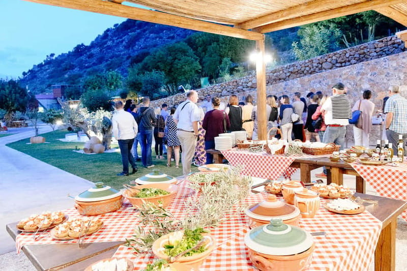 Crete: Olive Oil Festival, Farm Dinner, Live Show & Pickup - The shared pickup reality: why timing can feel different by area