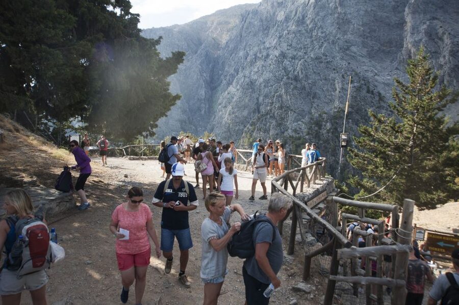 Crete: Samaria Gorge Hike - From Pickup to Xiloskalo: The Early Coach Ride That Saves You Headaches
