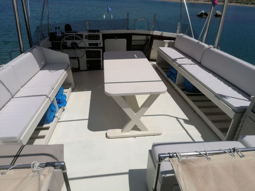 Crete: Snorkeling Boat Trip with Lunch and Transfer - Snorkeling in clear water: gear, entry, and how to see more fish