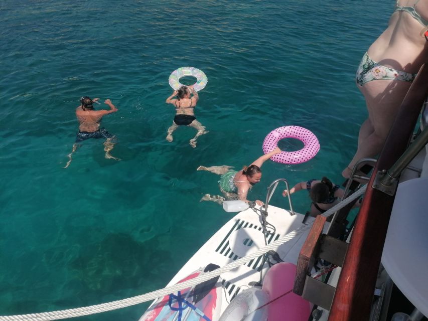 Crete: Snorkeling Boat Trip with Lunch and Transfer - What to bring (and what will make your snorkeling stop easier)