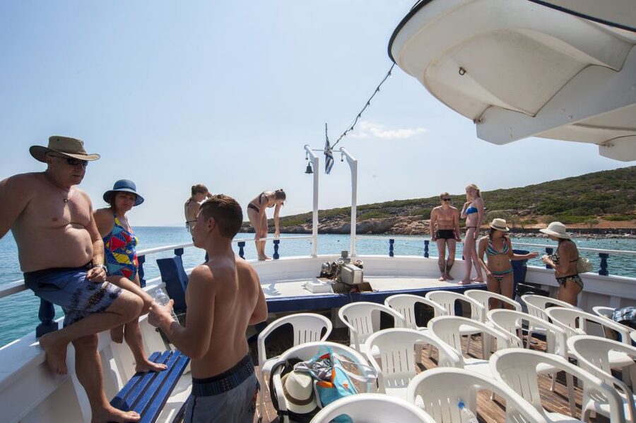 Crete: Spinalonga, Elounda, & Agios Nikolaos Boat Tour & BBQ - Key highlights worth planning for