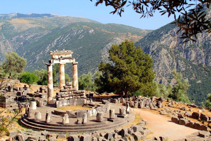 Delphi: Archaeological Site & Museum Ticket with Audio Tour - Entering the Archaeological Site at Your Pace, Starting at the Entrance