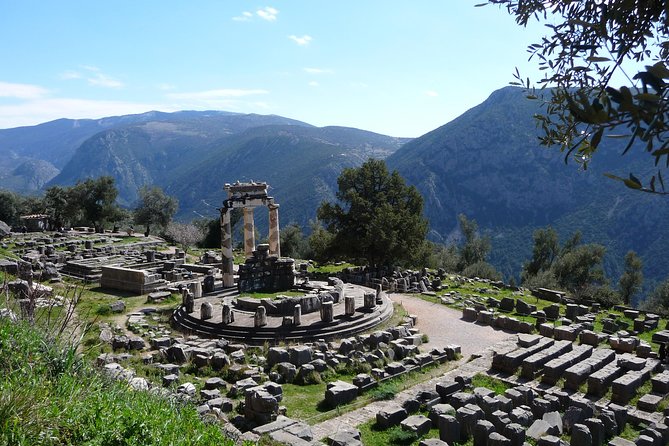 Delphi Full Day Private Tour from Athens - The Road Stops: Arachova and Livadeia on the Way In