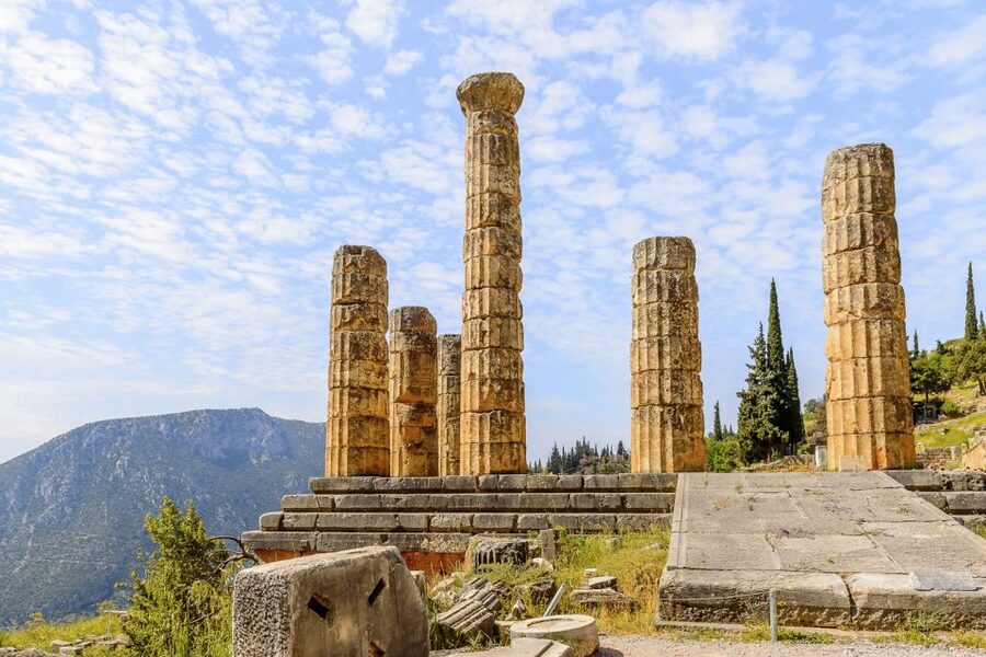 Delphi Guided Walking Tour and Admission Ticket - Languages and Private Group Feel for First-Timers