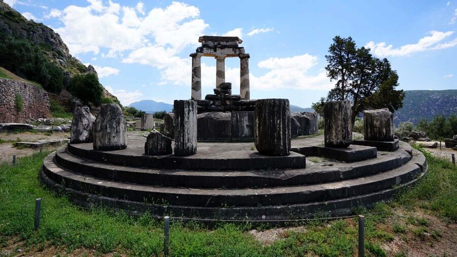 Delphi Self-Guided Tour with 3D Models & Audio (No Ticket) - Ancient paths and “what you’re actually looking at”