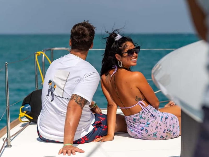 Dia Island Catamaran - Premium Lunch, Open Bar, Small Group - Who This Catamaran Cruise Fits Best