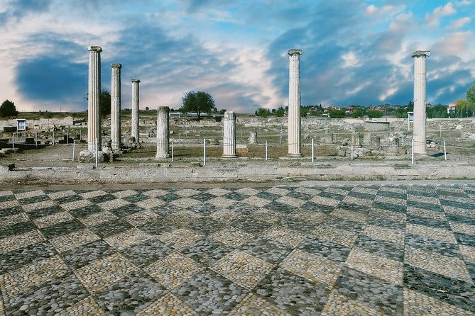Discover Vergina and Pella: Day Trip to Macedonian Kingdom - Lunch in Vergina: classic Greek food, and a mid-afternoon reset