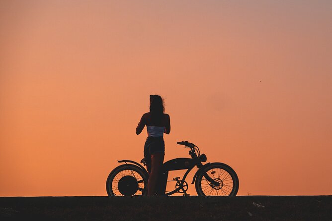 E-Bike Photo Stop Tour - What you will ride over: surfaces, safety, and how hard it feels
