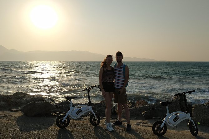 Ecobike tour in historic Heraklion - Kornarou Square and the old-market feel