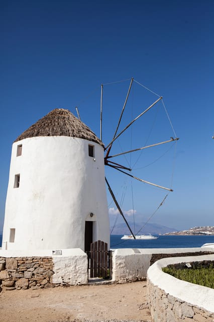 Feel like a local - Walking Tour in Mykonos Town 2hours - Guides and pacing: what good leadership changes in a short walk