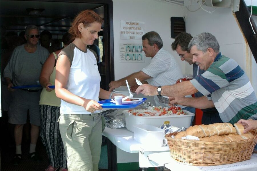 From Ag. Nikolaos: Spinalonga & Kolokytha Cruise with Lunch - Spinalonga in 90 minutes: how to see the best parts without sprinting