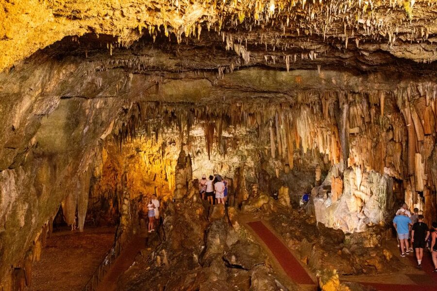From Argostoli: Melissani Lake & Drogarati Caves Tour - Why Drogarati and Melissani Feel Like Two Different Worlds