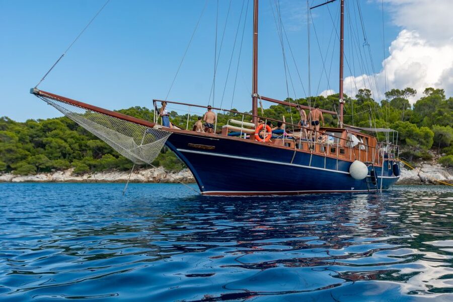 From Athens: Aegina, Agistri and Metopi Day Cruise w/ Lunch - Morning Transfer to Marina Zeas: The Day Starts Easy