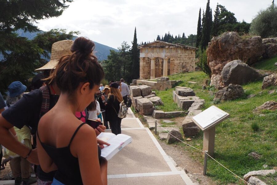 From Athens: Day Tour to Delphi - The Athens to Delphi Bus Ride: Wi-Fi, Comfort, and Timing
