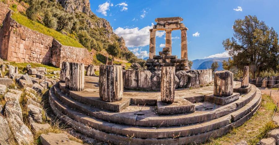 From Athens: Delphi Full Day V.R. Audio Guided Tour - Entering Delphi with VR: what your 2.5 hours on site is set up to do