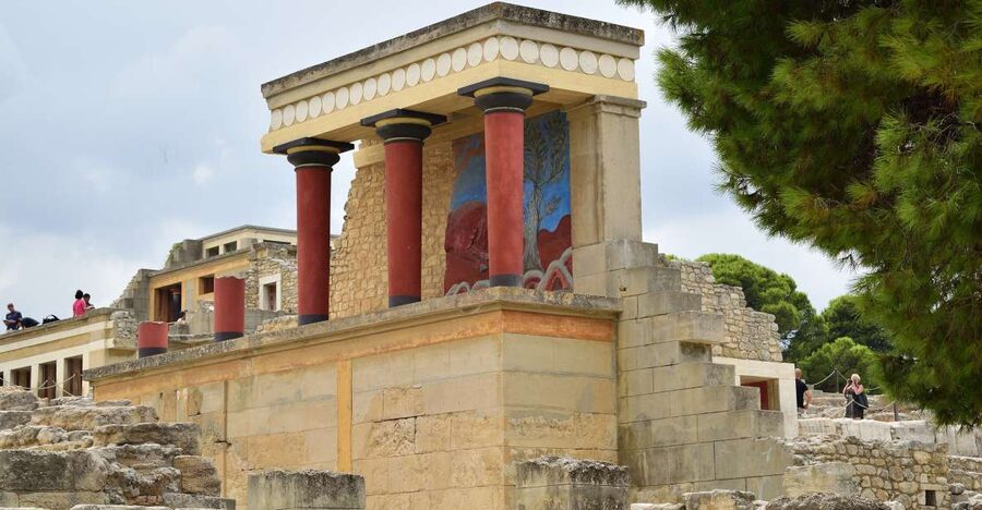 From Chania: Knossos Palace and Heraklion Full-Day Tour - Rethymno old town stop: a short walk that helps the day feel complete