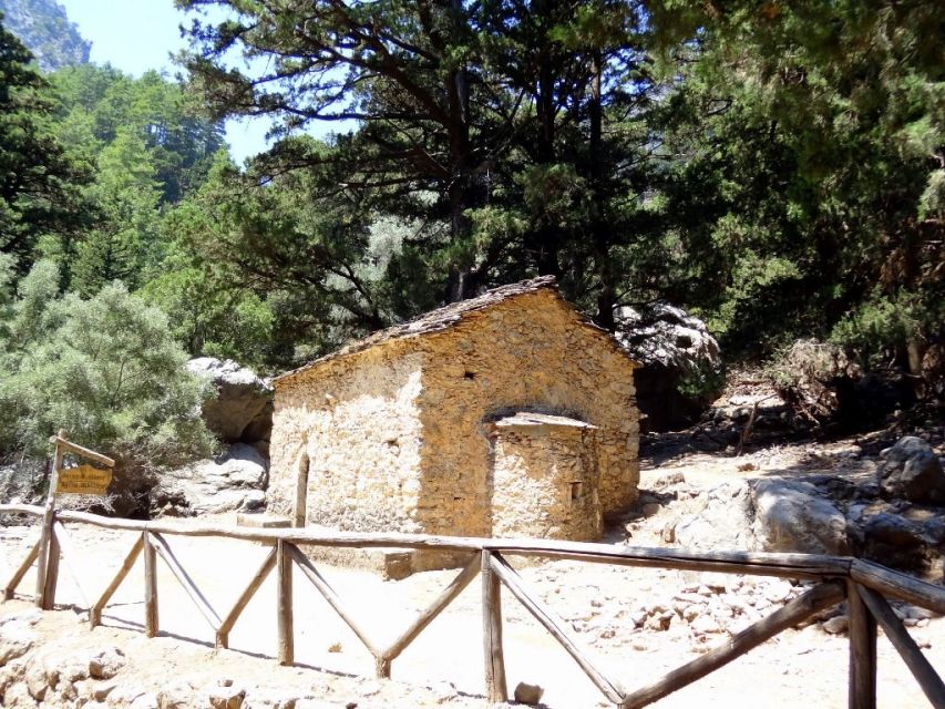 From Chania/Rethymno: Samariá Gorge Guided Hike with Pickup - Water, bathroom stops, and springs: how to stay comfortable on a long descent
