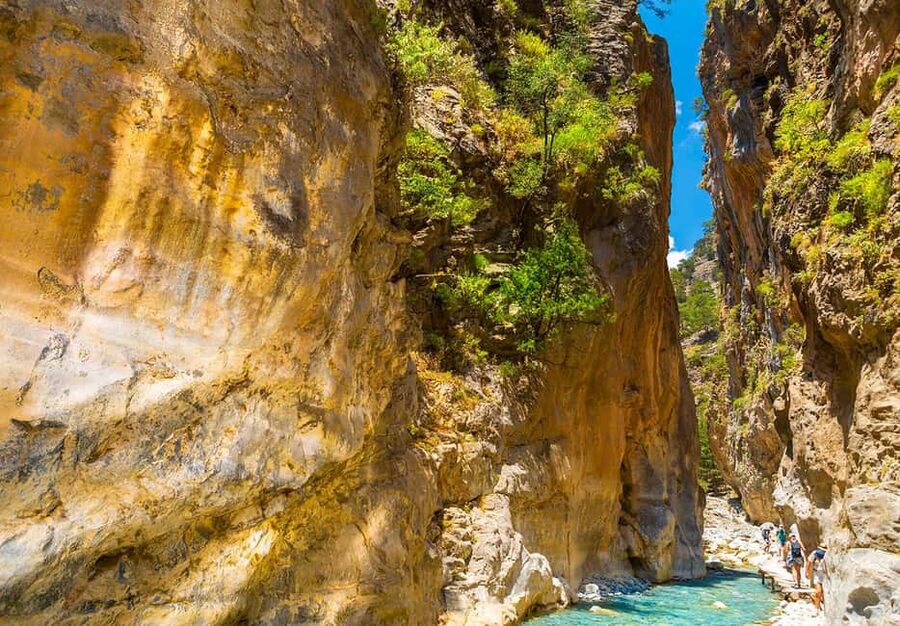 From Chania: Samaria Gorge Hike with Local Mountain Guide - Xyloskalo start, how the guided hike actually works