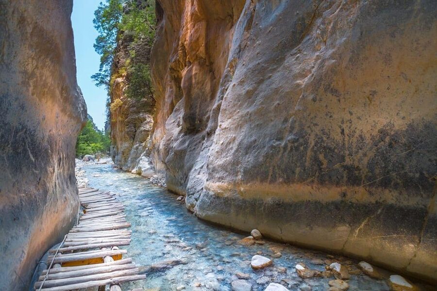 From Chania: Samaria Gorge with Professional Hiking Guide - The 16 km descent through Samaria Gorge, rocky steps and smart pacing