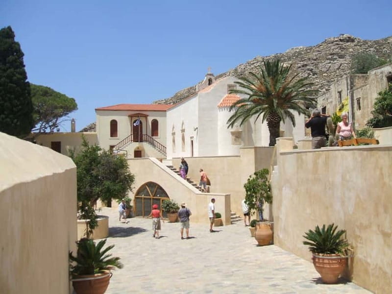 From Herakleion: Day Trip to Preveli Palm River Beach - Time on the bus versus time at the beach
