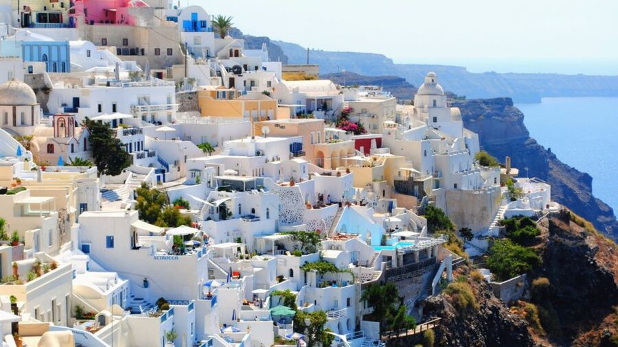 From Heraklion/Crete: Santorini Island Guided Day Trip - Comfort and pace, the trade-off behind a 9 to 14 hour day