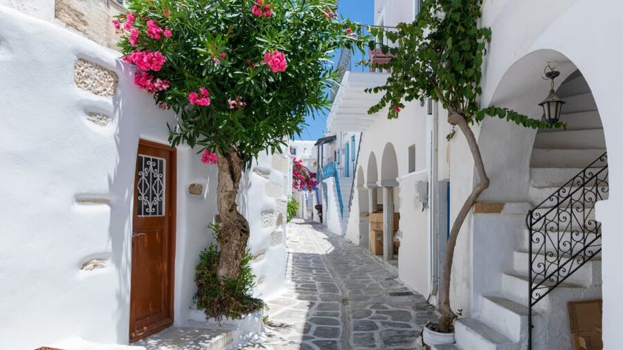 From Heraklion/Crete: Santorini Island Guided Day Trip - Should you book this Santorini day trip from Crete?