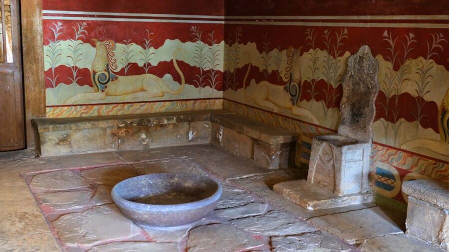 From Heraklion: Historical Center City Tour & Knossos Palace - Tour Pace, Heat, and What to Bring (So You Enjoy It)