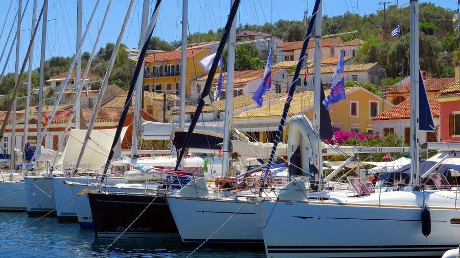 From Lefkimmi: Paxos, Antipaxos & Blue Caves Boat Tour - Key highlights that make this cruise worth considering