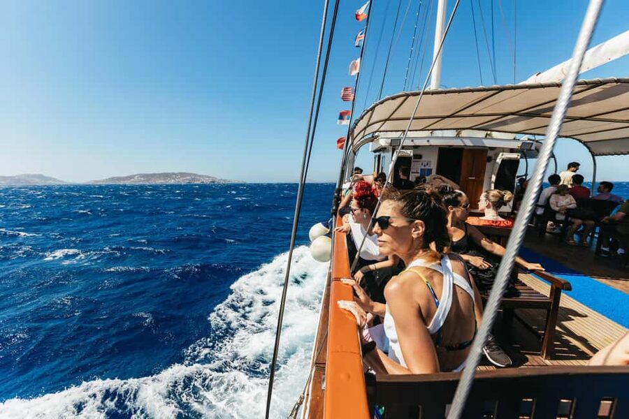 From Mykonos: Cruise to Delos and Rhenia with Lunch - BBQ lunch on board: simple, Greek, and built into the day