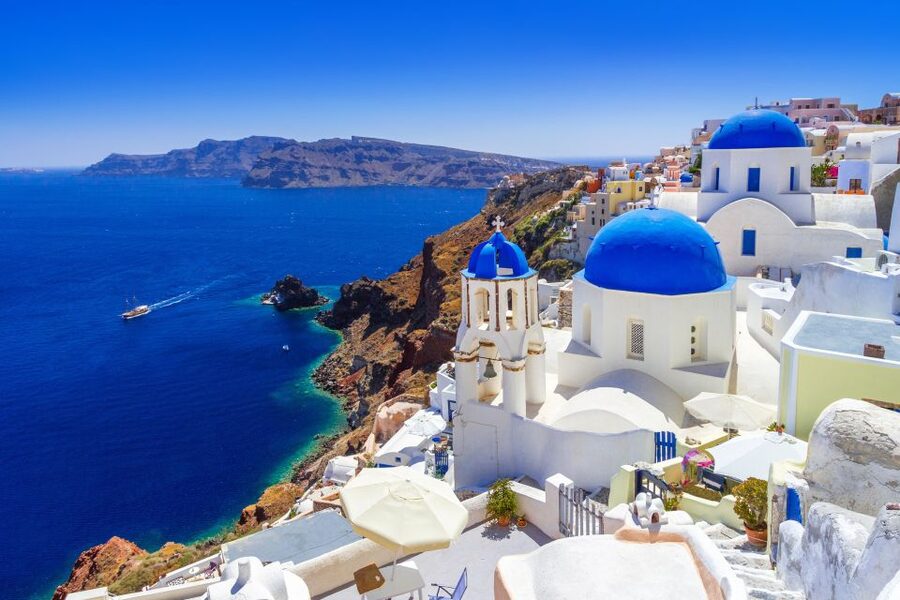 From Rethymno: Full-Day Trip to Santorini by Boat - Athinios to Oia: getting oriented before the crowds hit