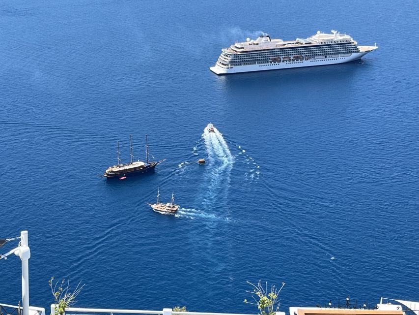 From Rethymno: Full-Day Trip to Santorini by Boat - Oia time: photo stop versus real wandering