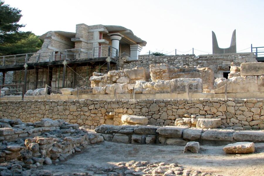 From Rethymno: Knossos Palace and Heraklion Guided Tour - Heraklion Archaeological Museum: Artifacts That Connect Back to Knossos