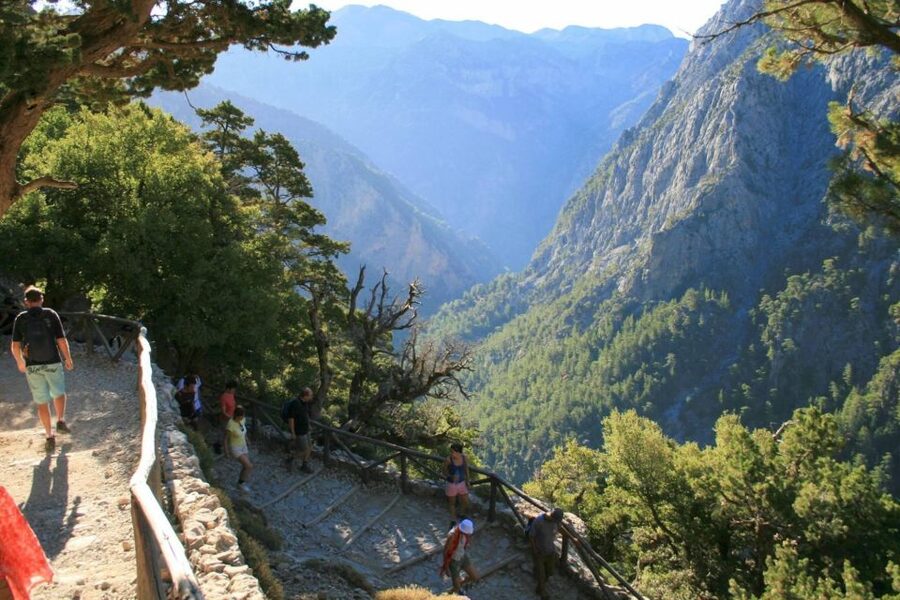 From Rethymno: Samariá Gorge Full-Day Hike - The Omalos start: photos, breakfast, and getting your legs ready