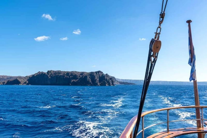 From Thera: Thirasia Cruise w/ Volcano Hike and Hot Springs - Getting to Athinios and the cruise start: simple, but don’t wander