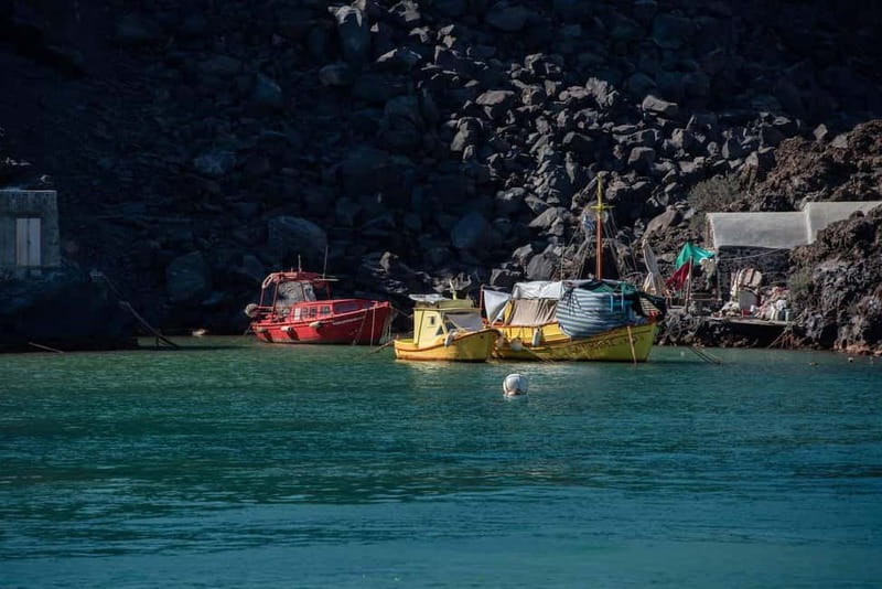 From Thera: Thirasia Cruise w/ Volcano Hike and Hot Springs - Who this cruise suits best