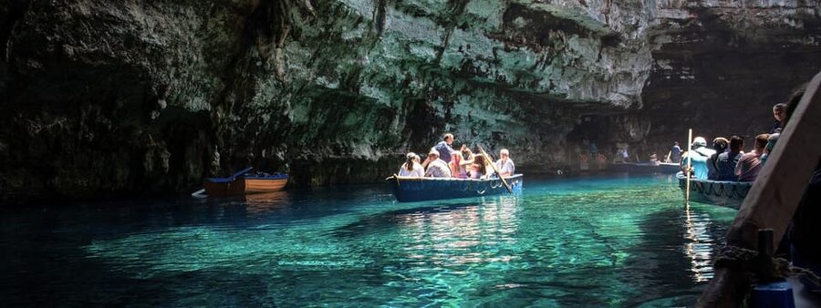 From Zakynthos: Full-Day Tour of Kefalonia - Pessada arrival and the first scenic moments