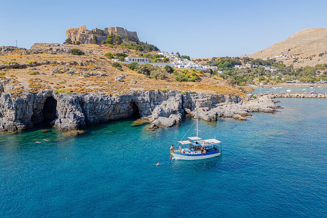 Full Day Tour 3 Swimming Stops & Lunch Stop - A 9:15 am boat day with three swims, not a long slog