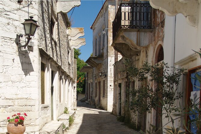 Half-Day Tour of Naxos Island (up to 7 pax) - Key things you will notice right away