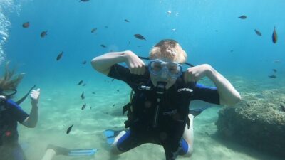 Beginner Scuba Diving Lesson with PADI Instructor