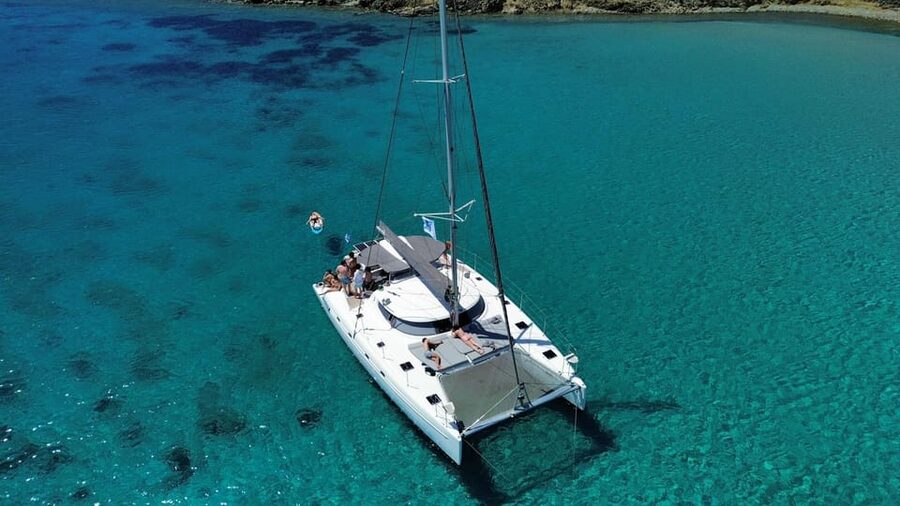 Heraklion: Dia Island Luxury Catamaran Cruise with Meal - Morning cruise vs sunset cruise, and how to pick your best timing