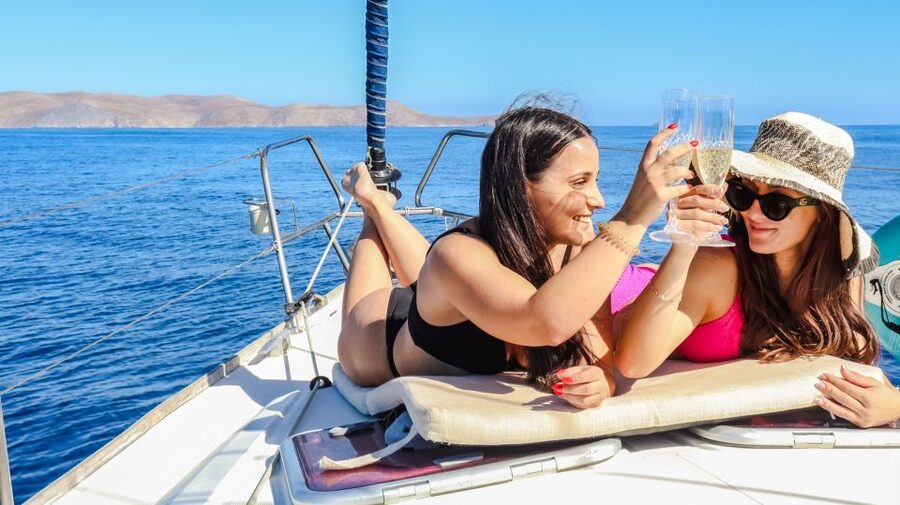 Heraklion: Dia Island Sailboat Cruise with Swimming and Meal - Sunset and the return sail: why timing matters